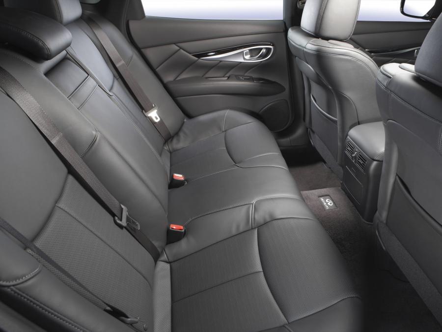  Infiniti M30d S 2012 года  (AU) (фото 5 из 10)